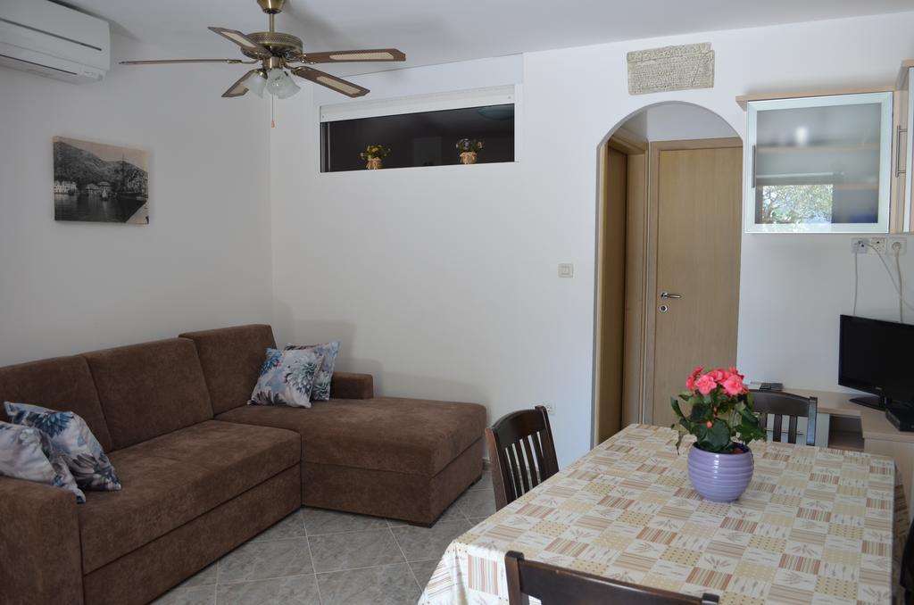 Apartments Lora Башка Екстер'єр фото